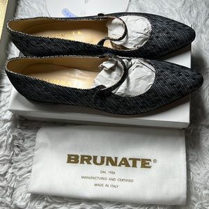 Brunate is a beautiful woman's shoes from Italy, Braid Nero, Camoscio Nero